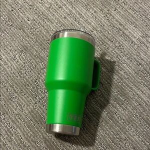 Yeti Vibrant Green 35 oz Travel Mug